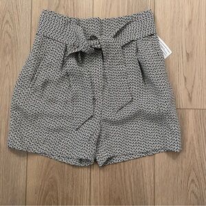 H&M High Waist Black and cream Shorts